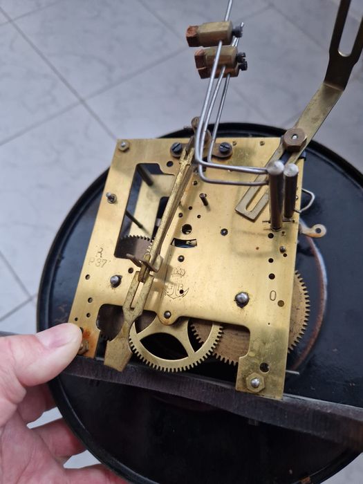 Pendula ceas Gustav Becker ,mecanism p37,totul original,geamuri,cheie,