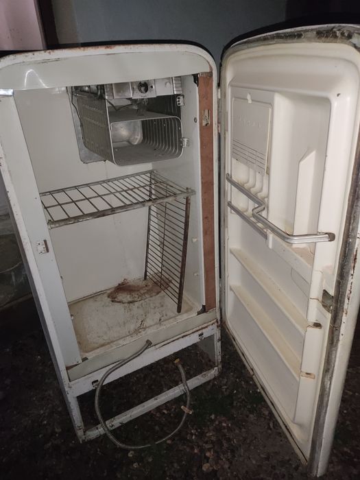 Xolodilnik sotiladiI B/U . MATORI ISHLAYDI