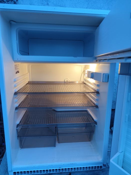 Frigider incorporabil AEG