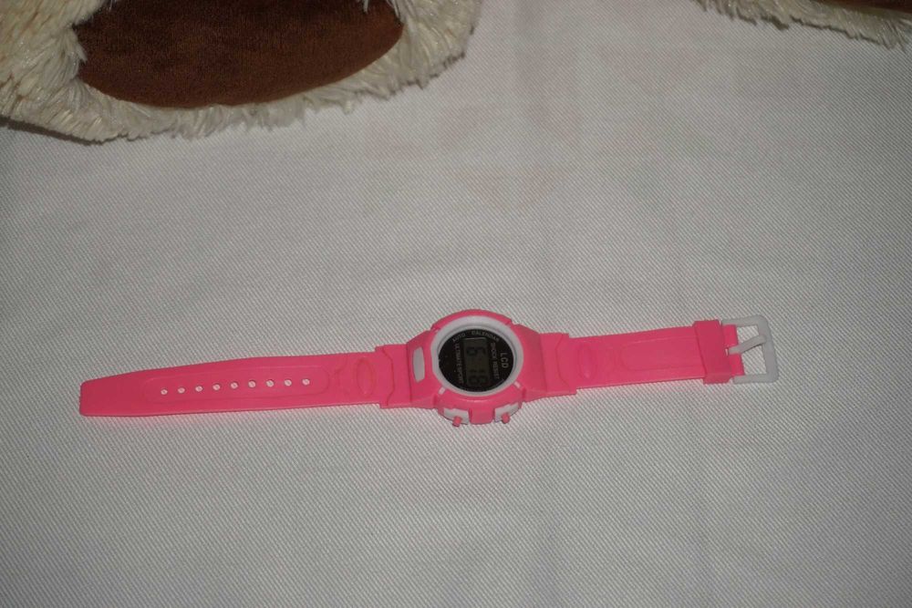 Лот от Плюшени играчки и детски часовник