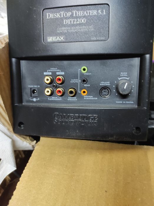 Vand sistem boxe 5.1. DESKTOP THEATER 5.1 DTT2200 CAMBRIDGE SOUNDWORKS, INC Newton, Massachusetts, USA