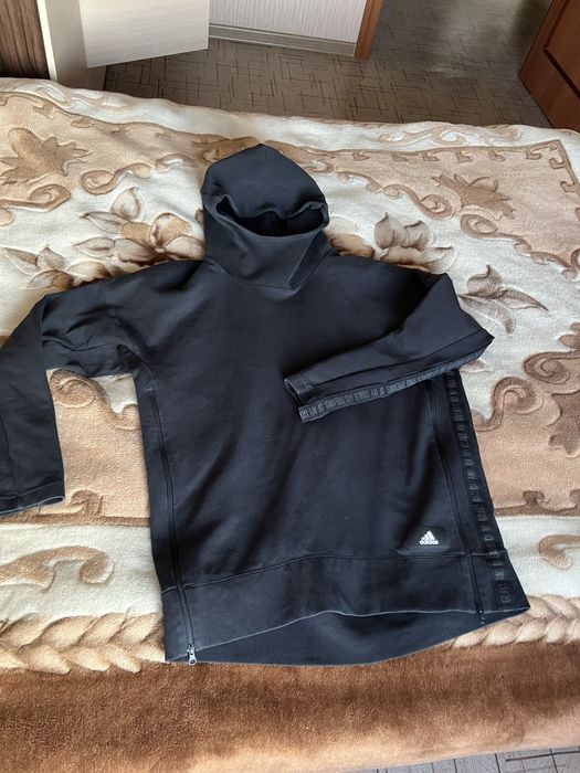 Свитшот фирмы ADIDAS