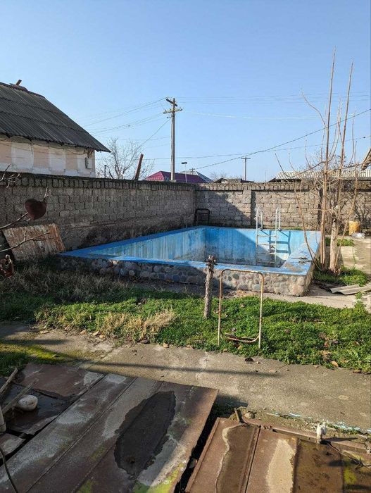продается дача янги узбекистан. Дом 6 соток  бассейн свет газ вода