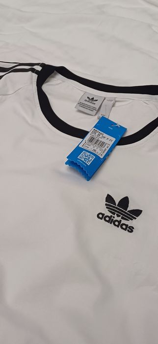 Белая футболка Adidas