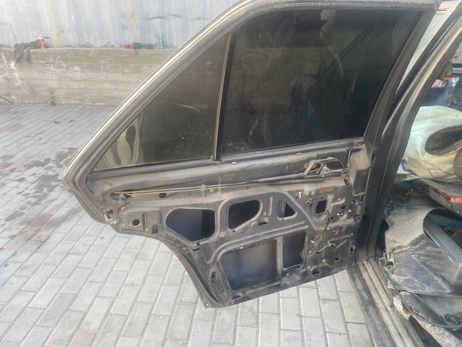 Двери на 124 мерседес