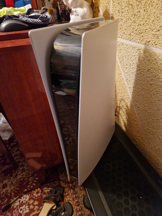 Ps5 utilizat cel mult o luna de zile este ca si nou.