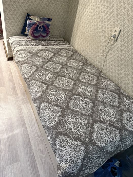 Продам кровать б/у в хорошем состояний самовывоз