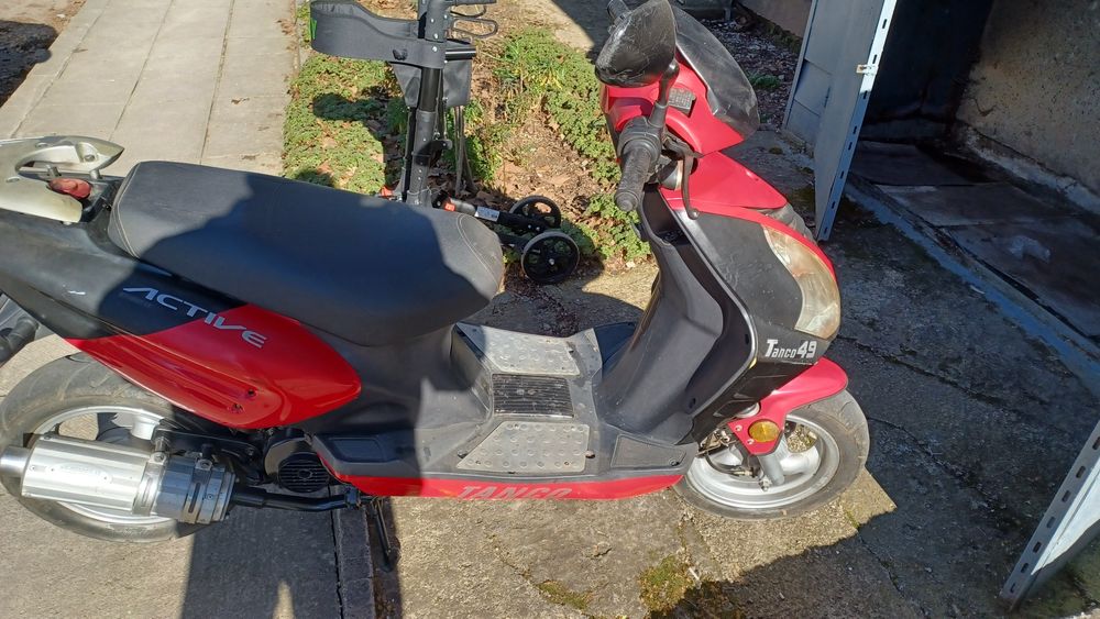 Продавам скутер 49 кубика