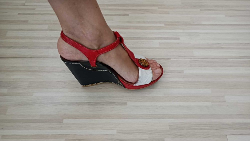 Vând lot 4 perechi sandale/platforme damă, ideale pentru vară