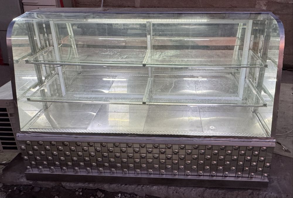 Витринный холодильник сатылады