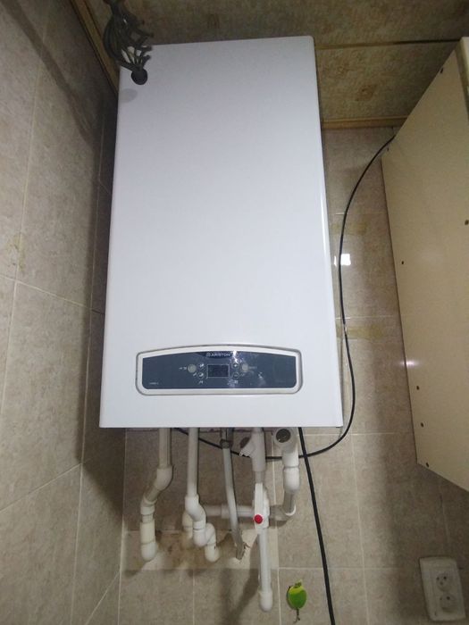 Ijaraga kvartra beriladi Marxabo totus orqasda 2 xona 1 etaj