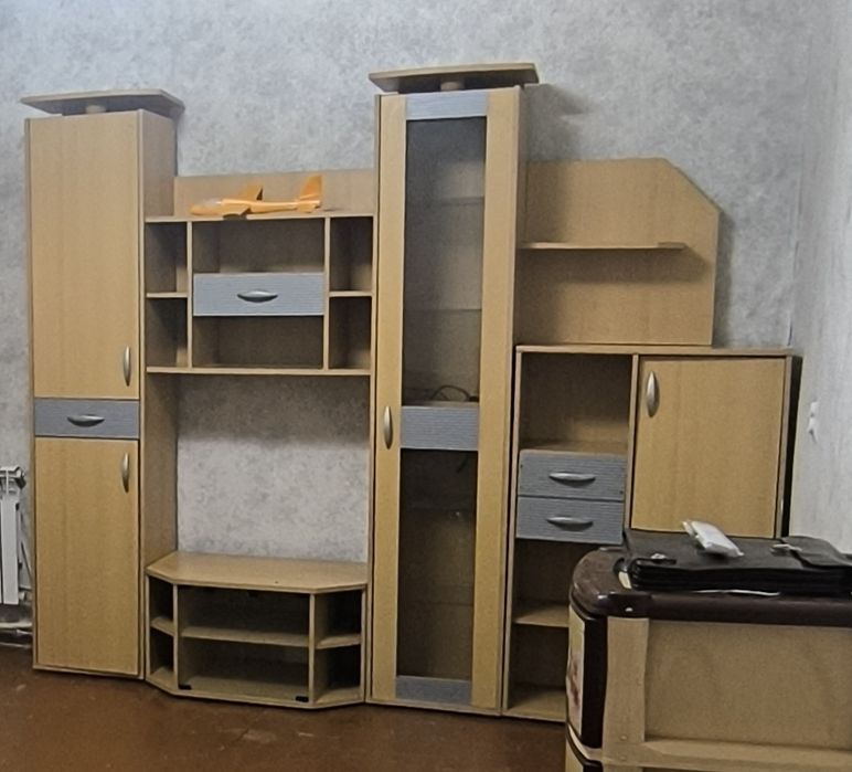 Продам стенку в гостинную