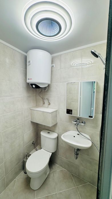 Отдава под наем помещение със статут гараж 29,5 м.кв. София Прощад Папа Йоан Павел II N 3