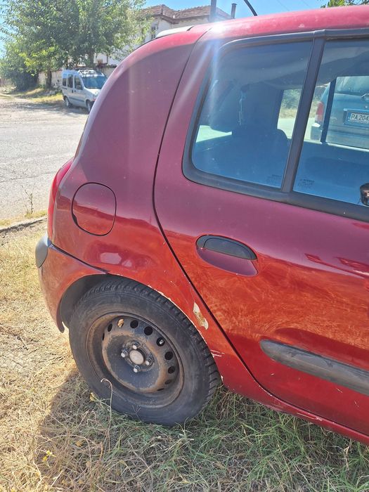 Renault Clio, 1.9D, 2001 в движение платени документи