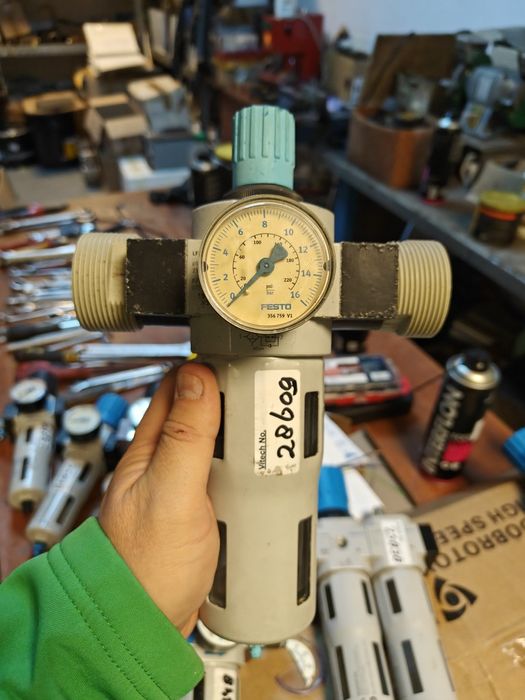 Vând lot de regulatoare FESTO