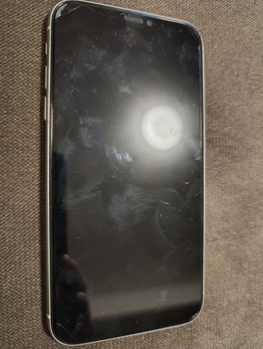 Телефон Iphone 11