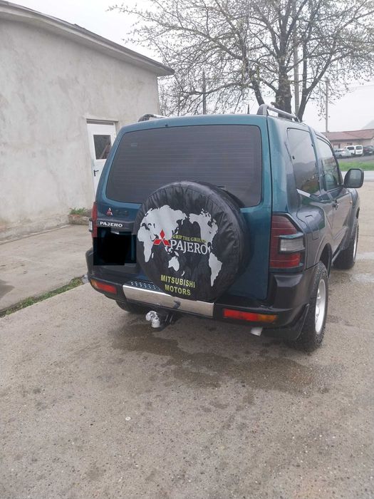 Vând Mitsubischi Pajero