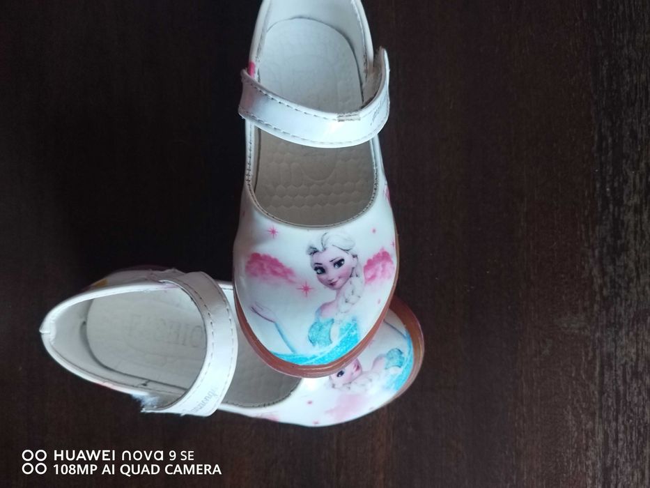 детски обувки 22