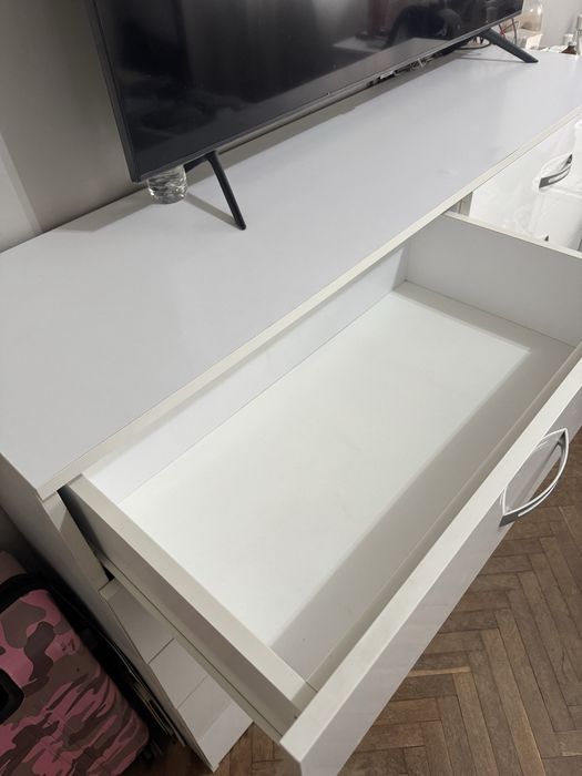 Мебели за спалня бял гланц