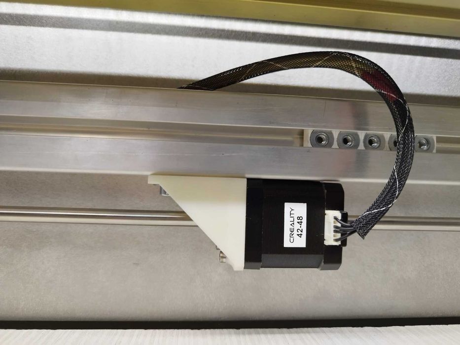 Продавам диоден лазер за рязане и гравиране – 600×900 мм