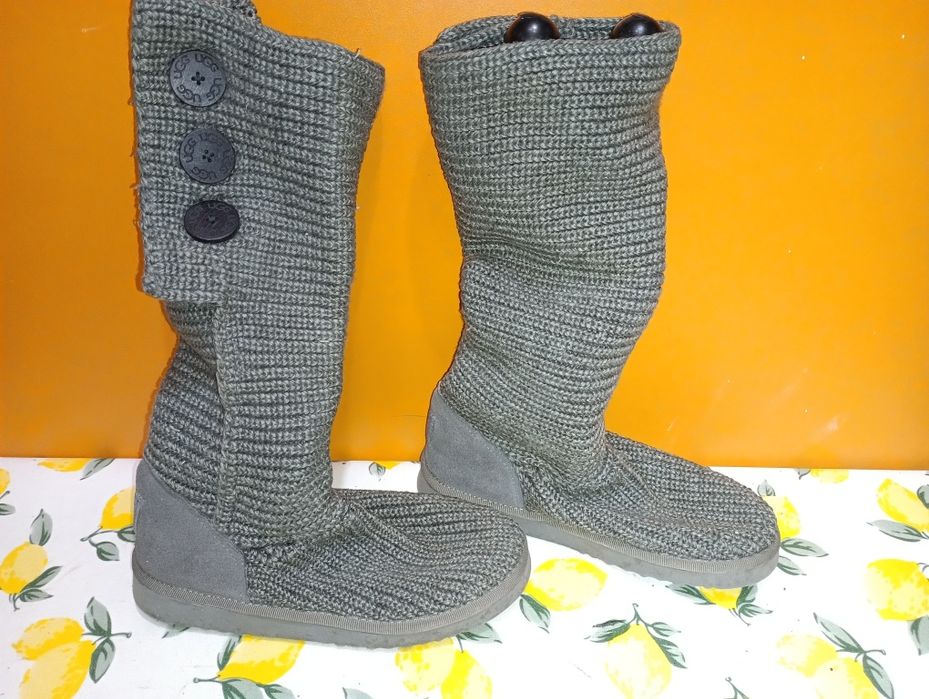 UGG ботуши плетени N 38