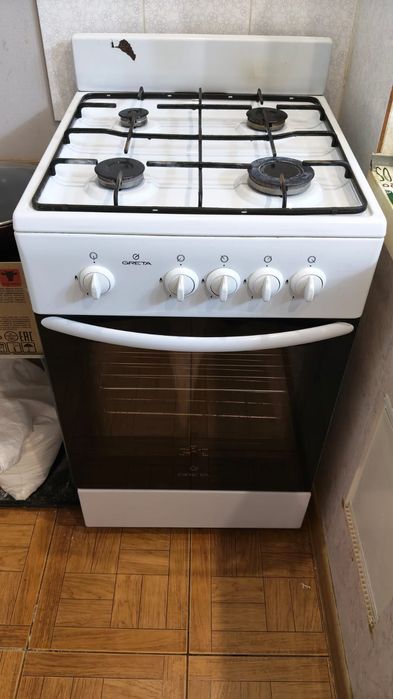 Продам газ плиту