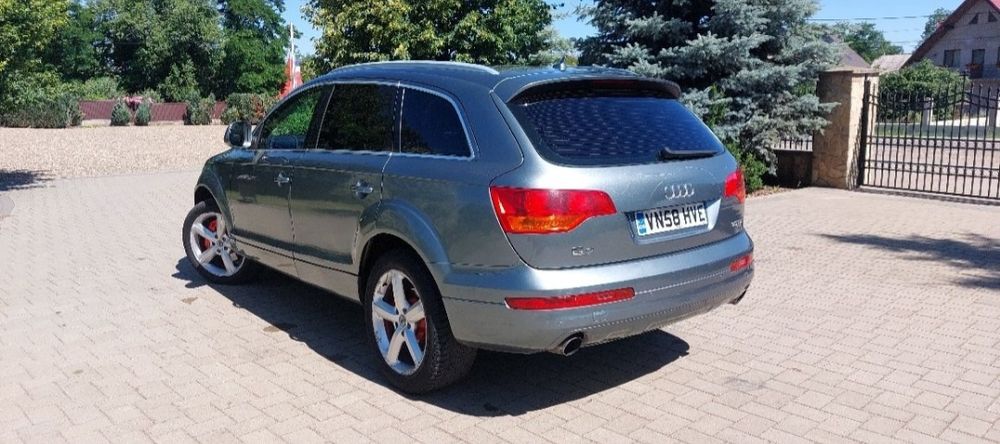 Audi Q7 din 2009 motor 3.0 V6 Volan pe dreapta Anglia