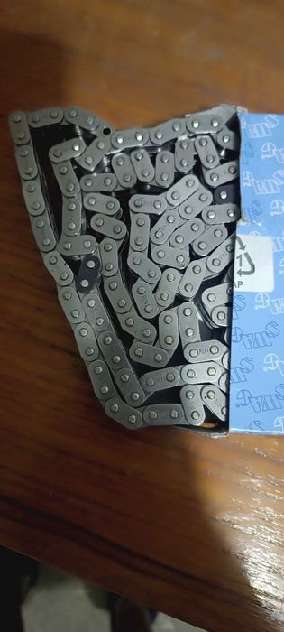 Продавам ангренажна верига за Мерцедес Мл 350 бензин