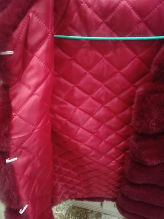 Продам меховую жилетку