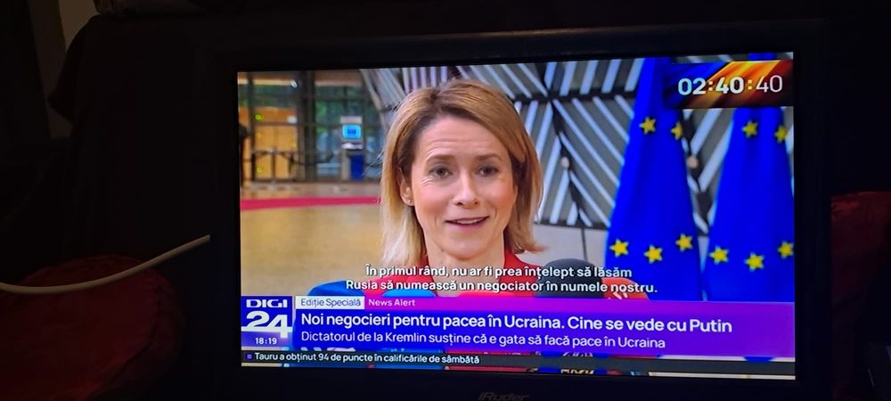 Led tv 55cm mic(22inchi)