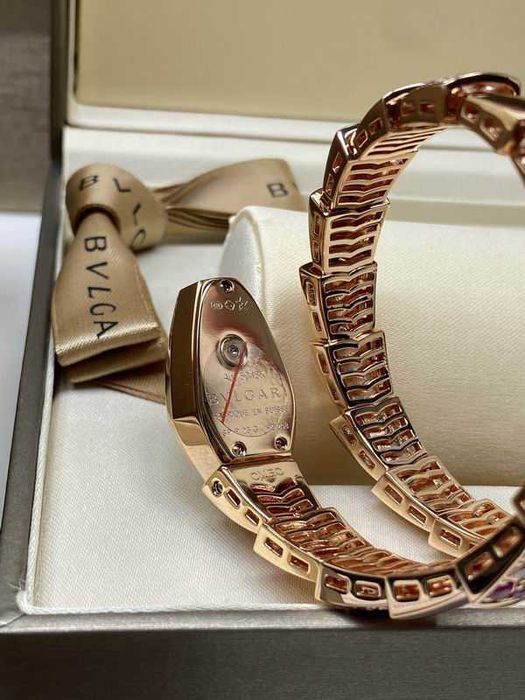 Кварцов дамски часовник Bvlgari Serpenti Jewelry