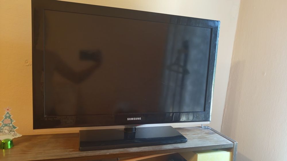 Телевизор 32 дюйма 81 см Samsung LE32C530F1W (Full HD 1080p)