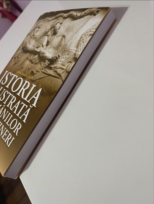 Carte Istoria ilustrata a romanilor pentru tineri