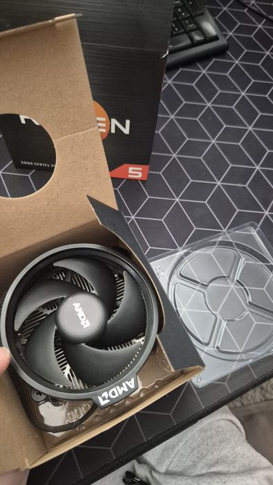 Procesor AMD Ryzen 5 5500 + stock cooler
