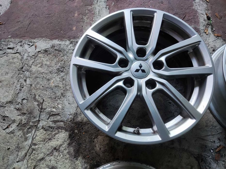 Мицубиши 16 5x114,3 оригинални лети джанти 5х114,3 Mitsubishi .