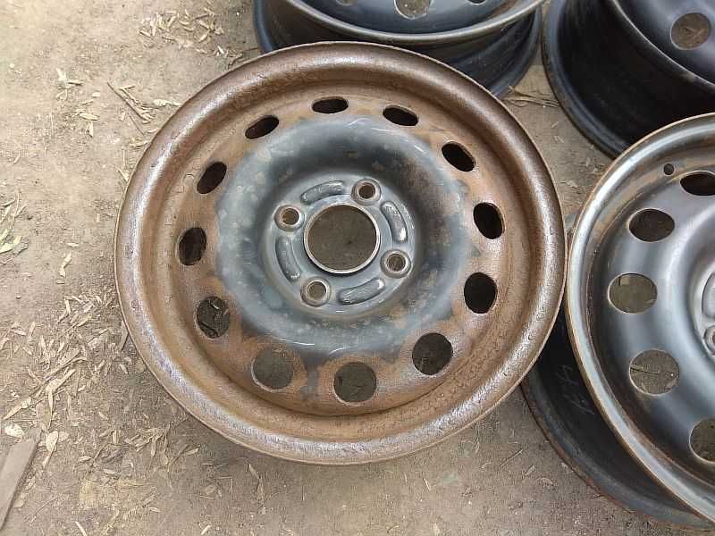 Продам оригинальные металлические диски на Ford