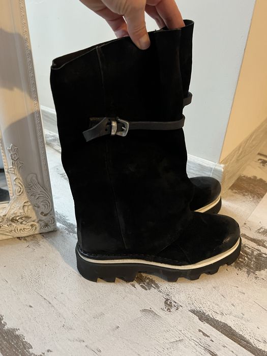 Нови велурени ботуши