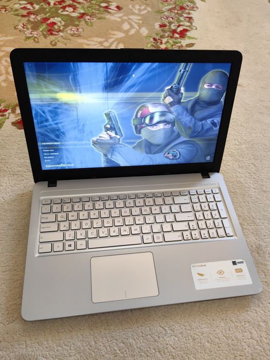 * Asus компьютер *