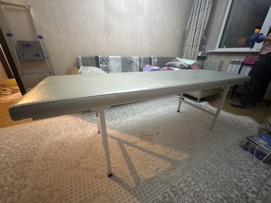Медицинская кушетка