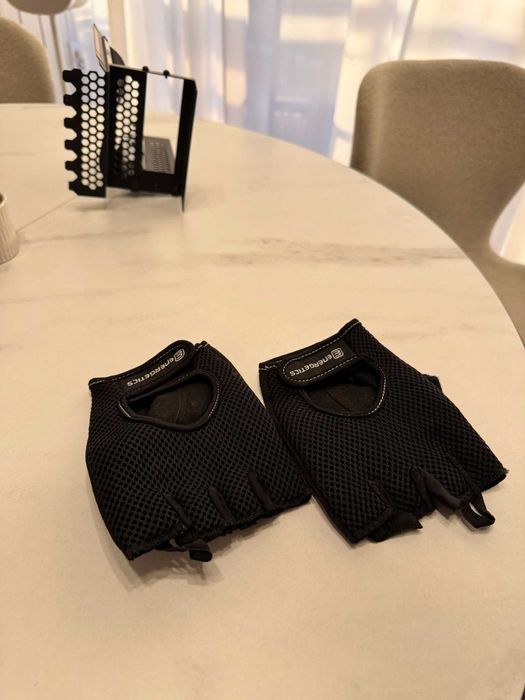 Manusi pentru sala de forta