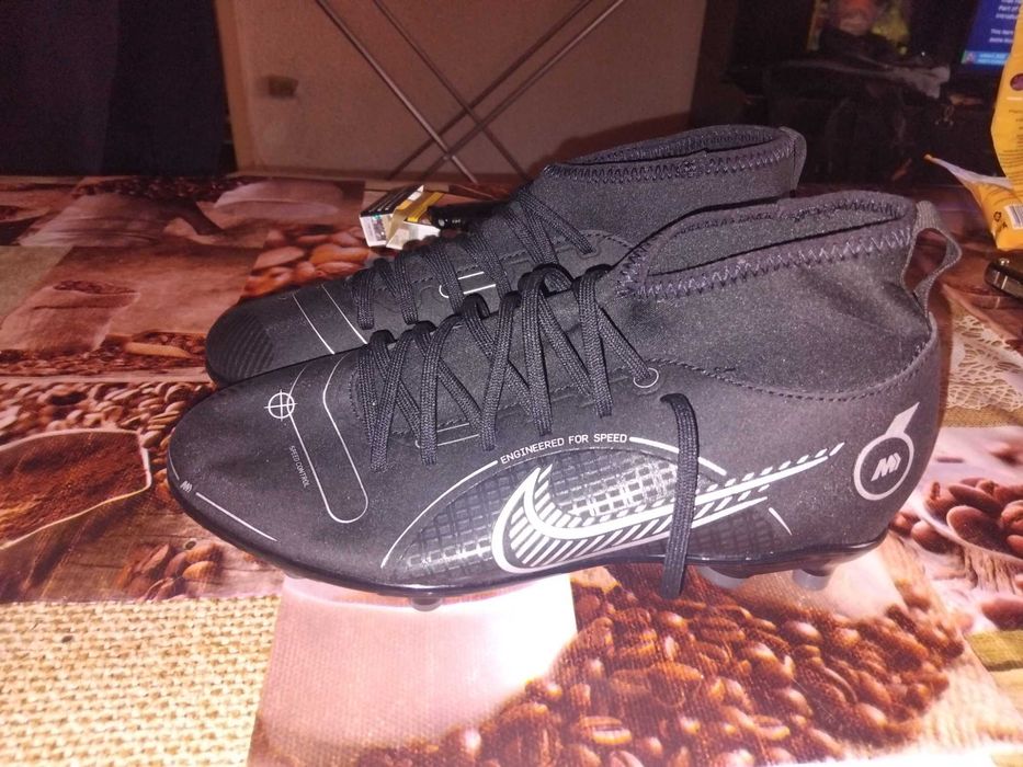 Продовом чисто нови бутонки Nike