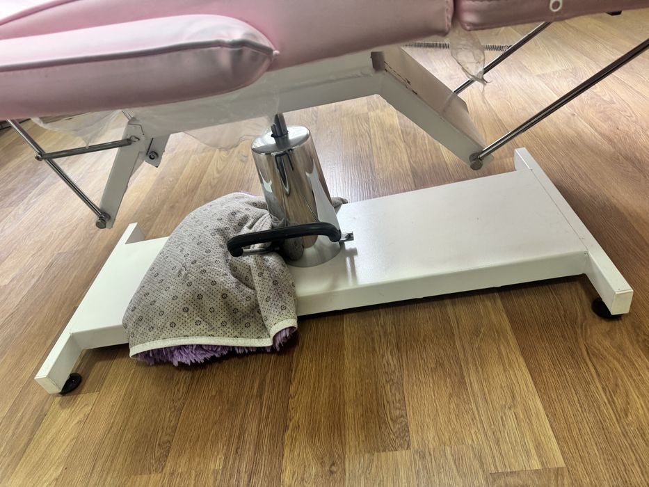 Кушетка для мастера эпиляции