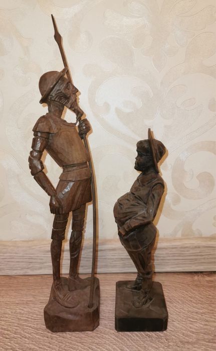 Дървени фигури Дон Кихот и Санчо Панса масив от едно  парче !