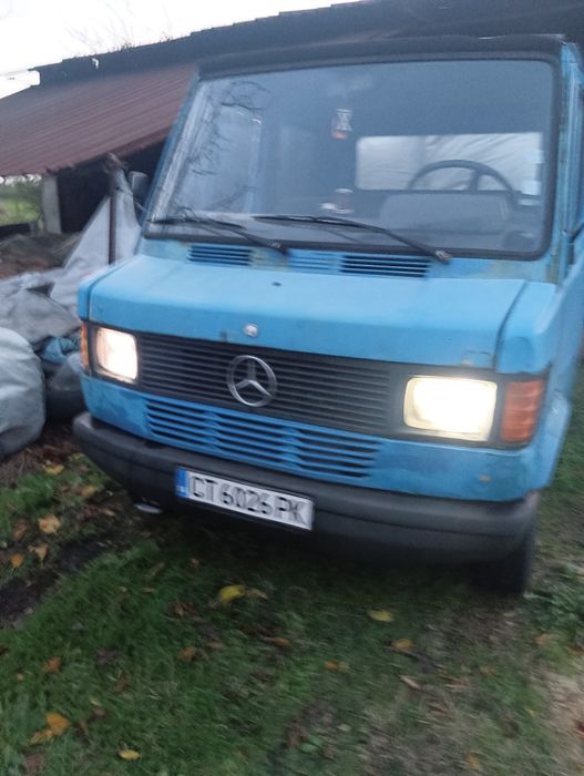 Бордови бус mercedes 208 d