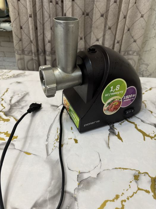 Продам электро мясорубку 5000 тг