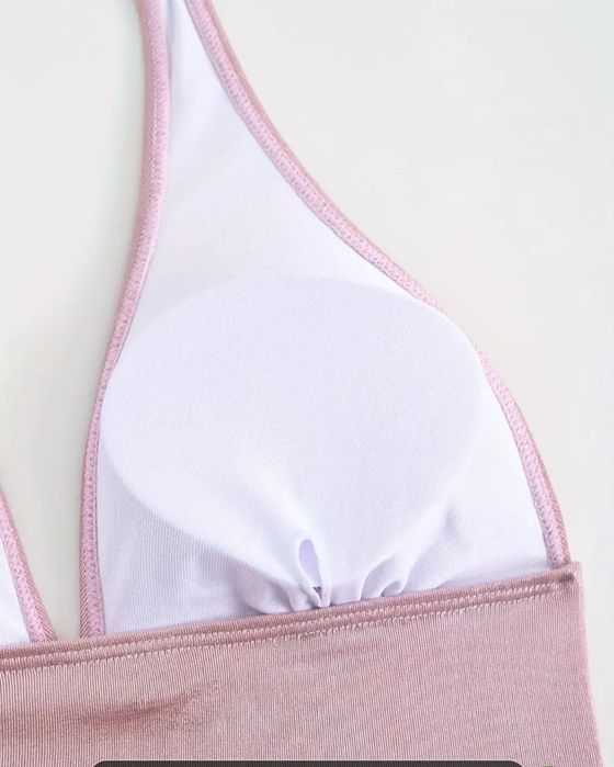 Цял лъскав бански в розово