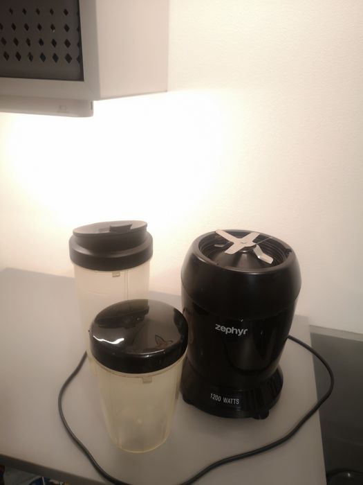 Блендер Zephyr 1200 W с 2 чаши и капак за пиене за изпът