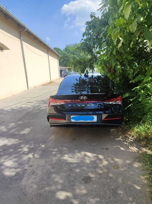 Узимники зур холатда Hyundai Elantra