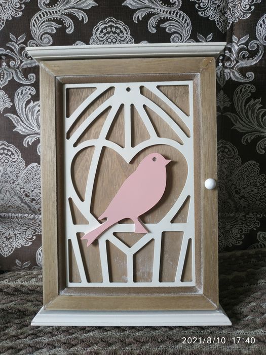 Продам деревянную ключницу