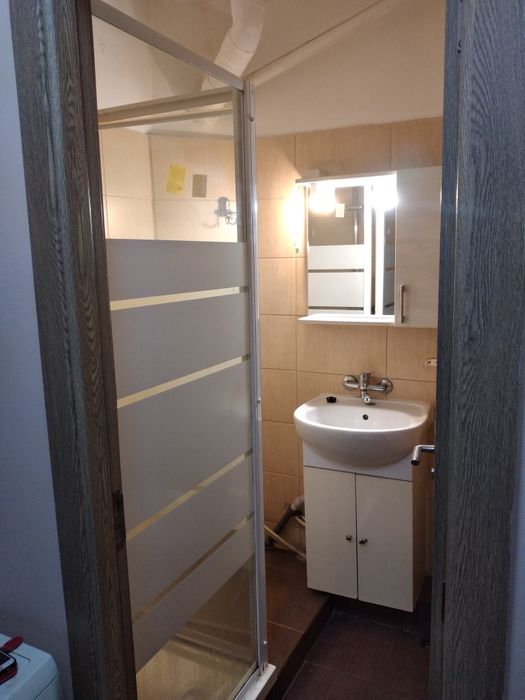 De închiriat garsoniera